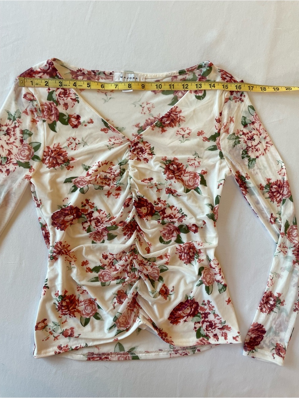 Rose Patterned Ruched Mesh Top - Picture 4 of 8